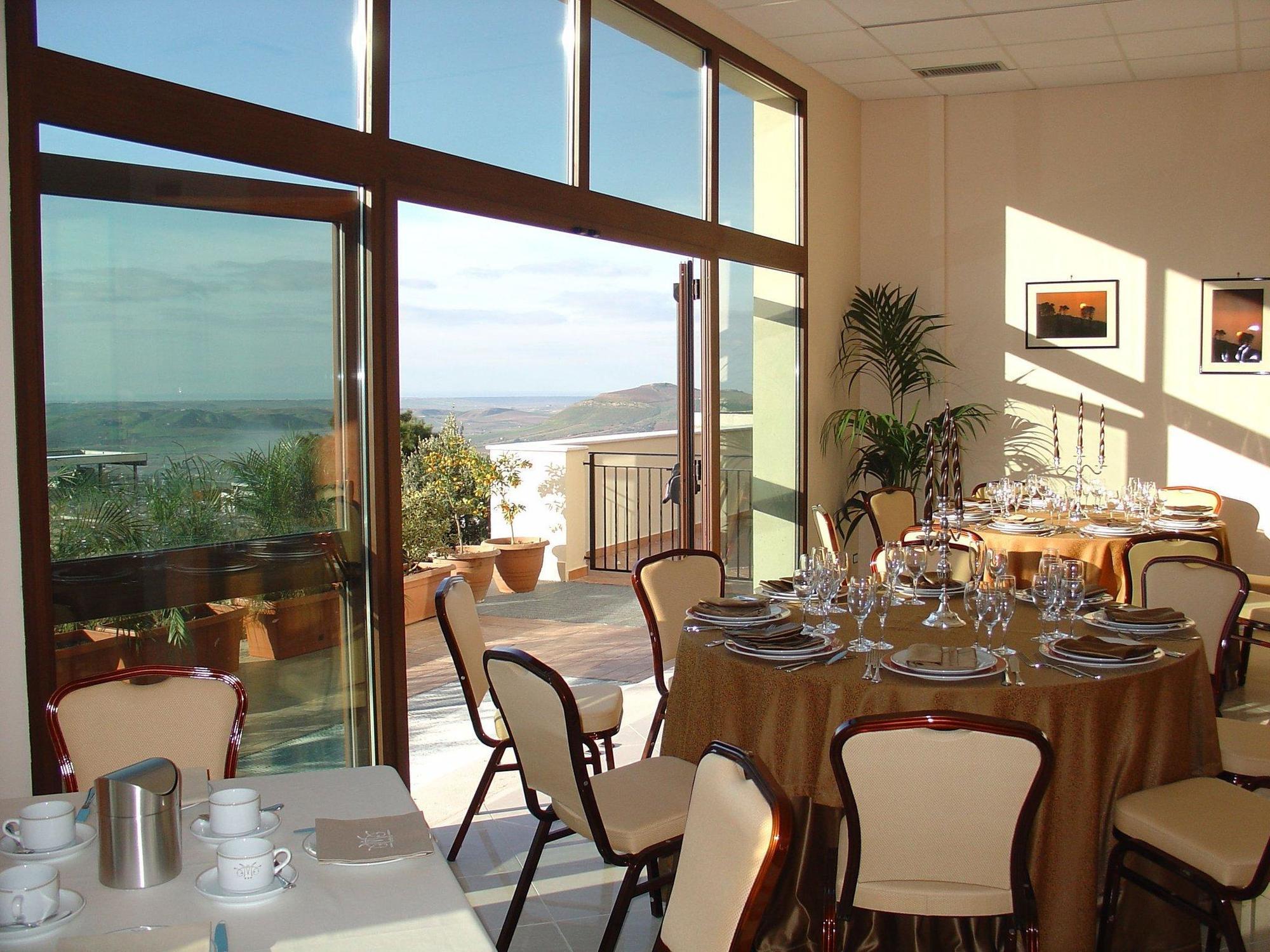 Hotel Villa Mokarta Salemi Restoran foto